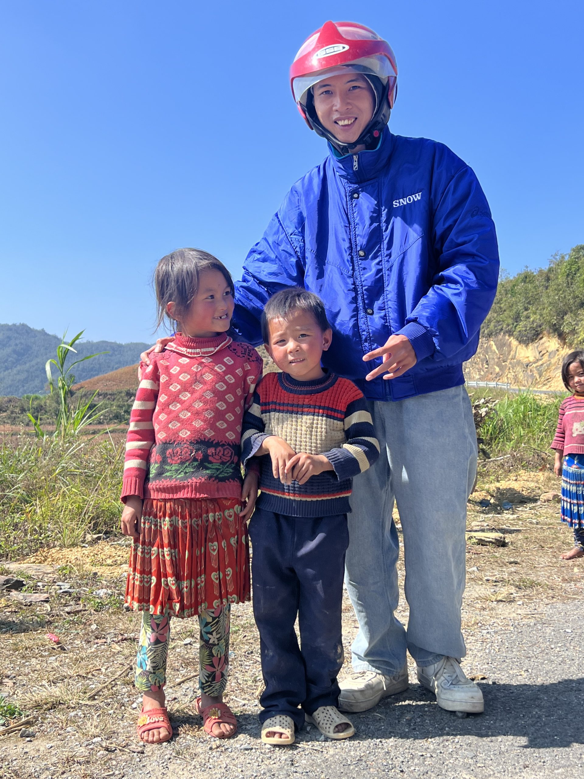Ha Giang Loop tour mountain route with Ha Giang Vibes